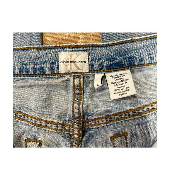 Calvin Klein Easy Fit Jeans - Picture 5 of 6